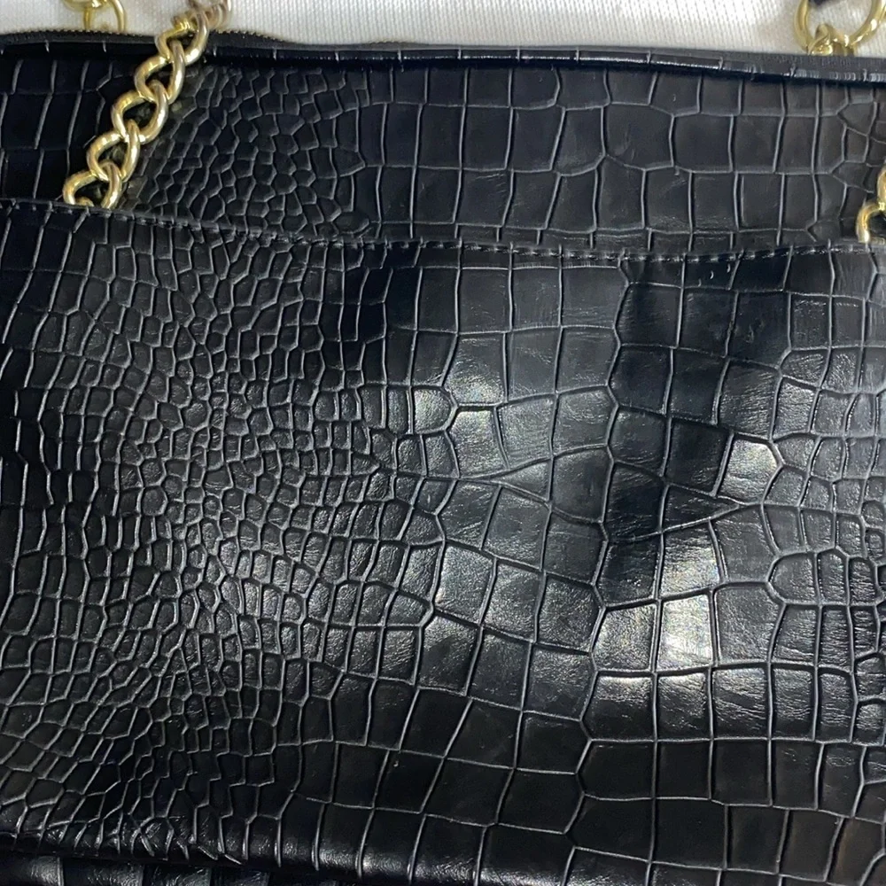 KATE LANDRY Elegant Black FAUX‎ Crocodile-Embossed Handbag. GOLD CHAIN ACCENT